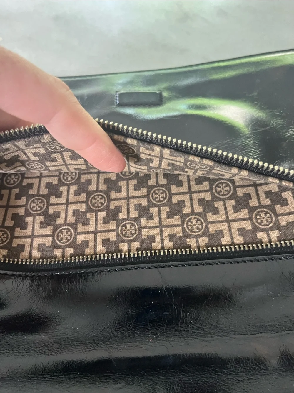 RARE Tory Burch Black Leather Logo Chain Shoulder Bag Timeless Luxury